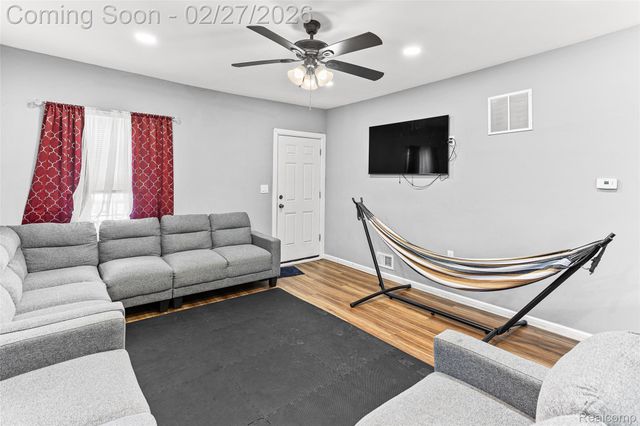 9365 Quincy Street, Detroit, MI 48204