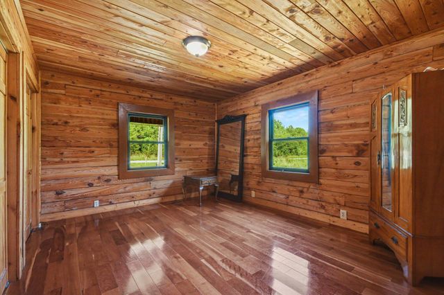 70 Twin Creek Loop, Jamestown, KY 42629