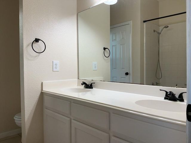 203 Kates WAY, Hutto, TX 78634