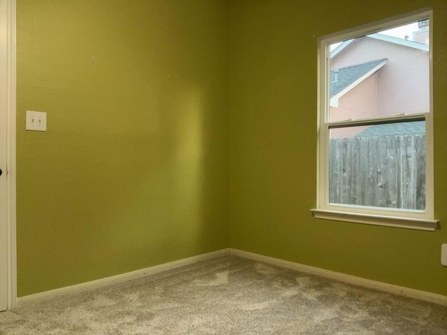 203 Kates WAY, Hutto, TX 78634