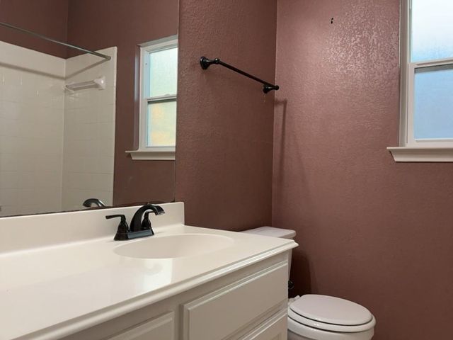 203 Kates WAY, Hutto, TX 78634