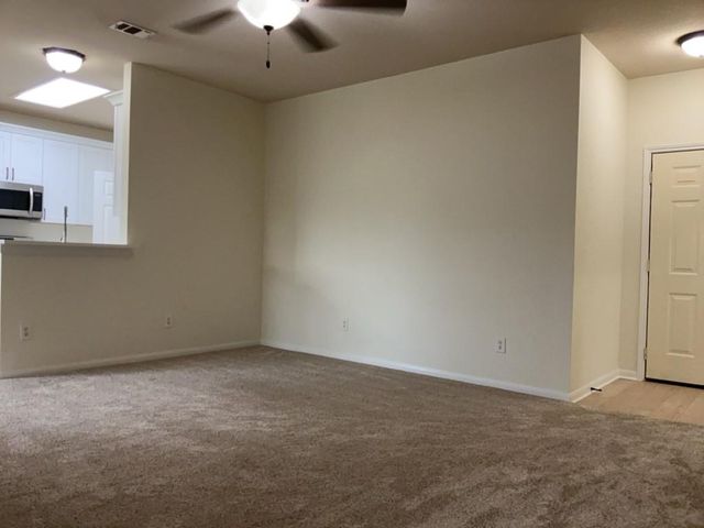 203 Kates WAY, Hutto, TX 78634