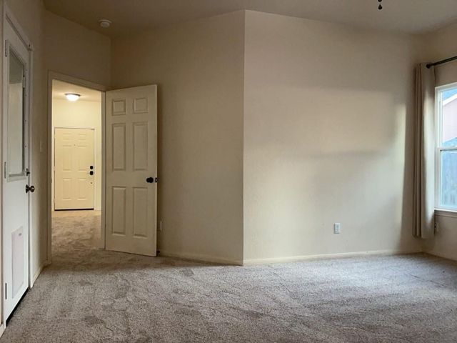 203 Kates WAY, Hutto, TX 78634