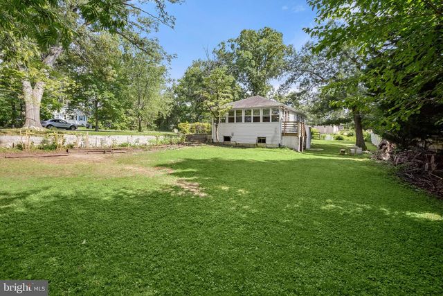 7116 NEUMAN ST, Springfield, VA 22150