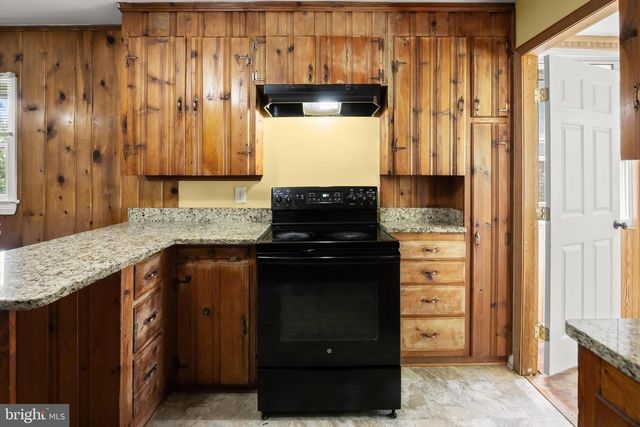 7116 NEUMAN ST, Springfield, VA 22150
