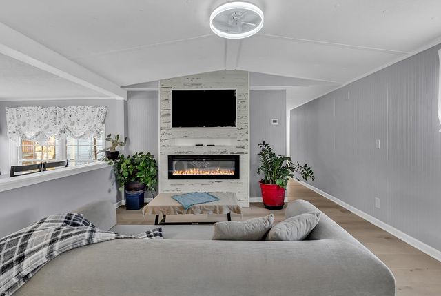 170 Braddock Ct., Murrells Inlet, SC 29576