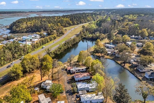 170 Braddock Ct., Murrells Inlet, SC 29576