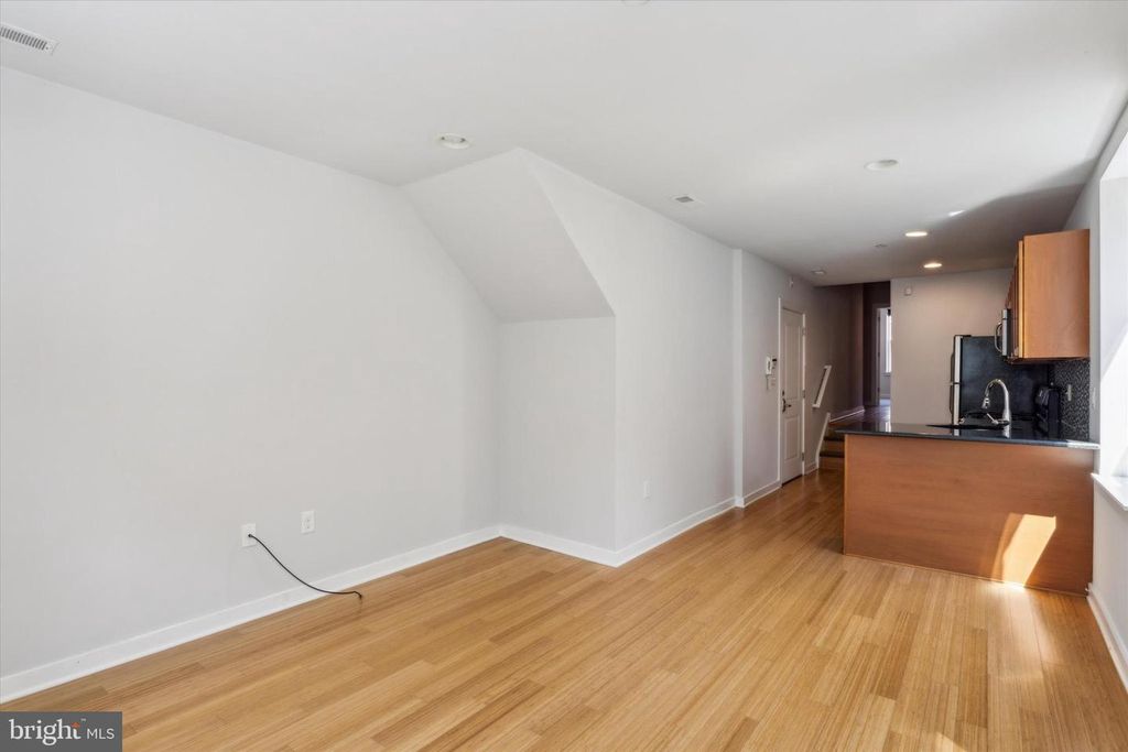 1610 CHRISTIAN ST, Philadelphia, PA 19146
