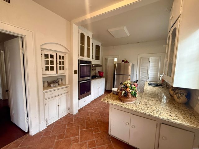 206 Park Pl, Pine Bluff, AR 71601
