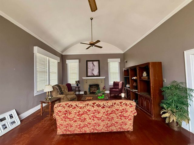 206 Park Pl, Pine Bluff, AR 71601