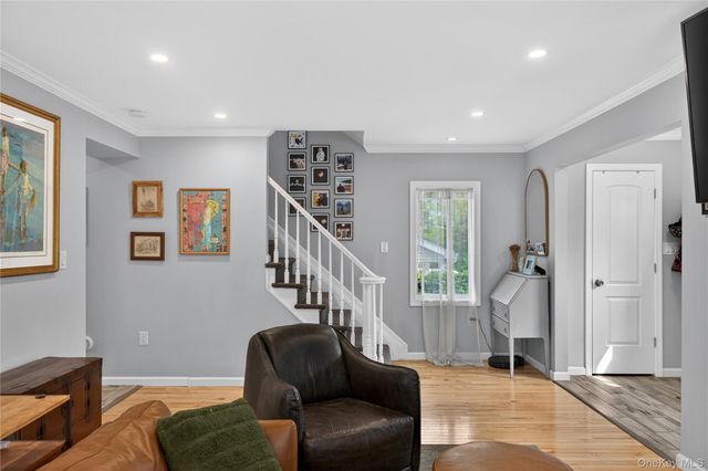 13 Wansor Avenue, Bayville, NY 11709