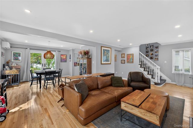 13 Wansor Avenue, Bayville, NY 11709