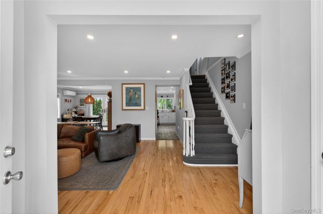 13 Wansor Avenue, Bayville, NY 11709