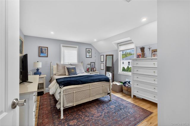 13 Wansor Avenue, Bayville, NY 11709