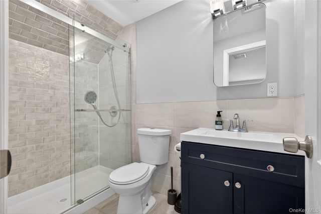 13 Wansor Avenue, Bayville, NY 11709