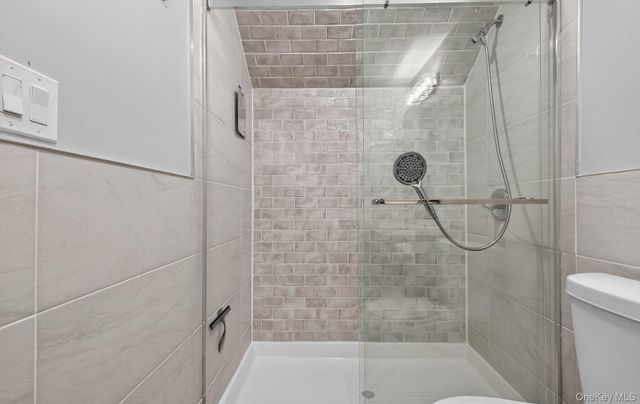 13 Wansor Avenue, Bayville, NY 11709