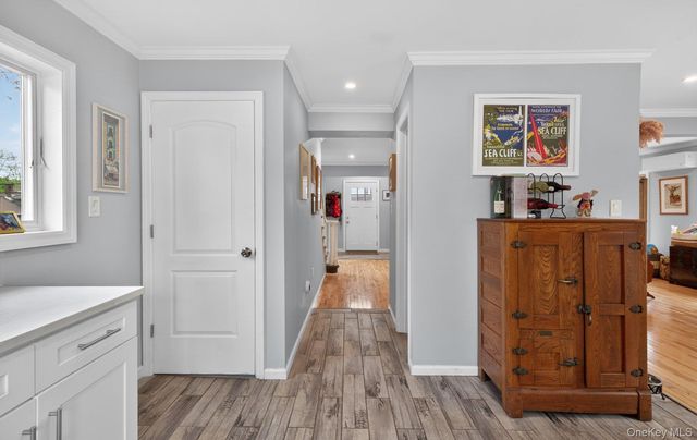 13 Wansor Avenue, Bayville, NY 11709