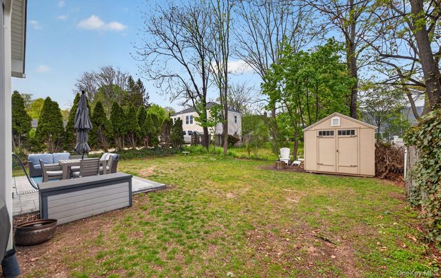 13 Wansor Avenue, Bayville, NY 11709