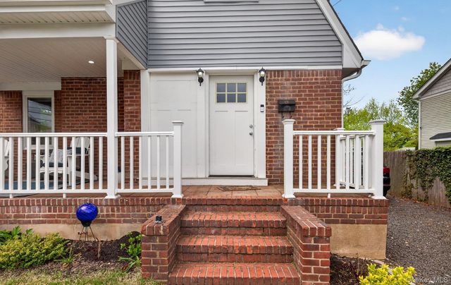 13 Wansor Avenue, Bayville, NY 11709