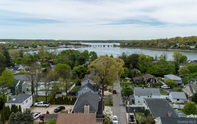 13 Wansor Avenue, Bayville, NY 11709