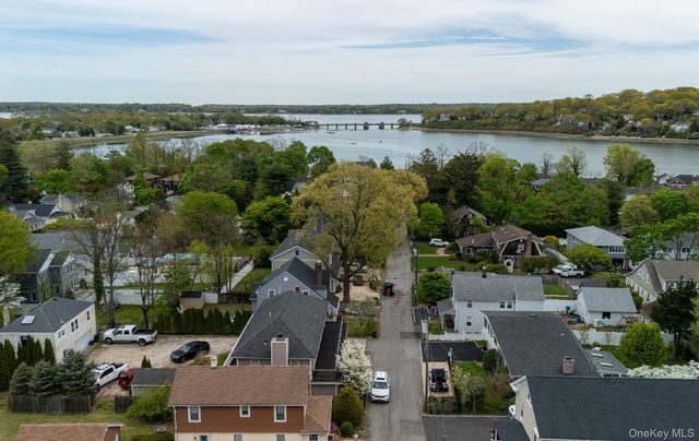 13 Wansor Avenue, Bayville, NY 11709