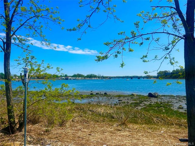 13 Wansor Avenue, Bayville, NY 11709