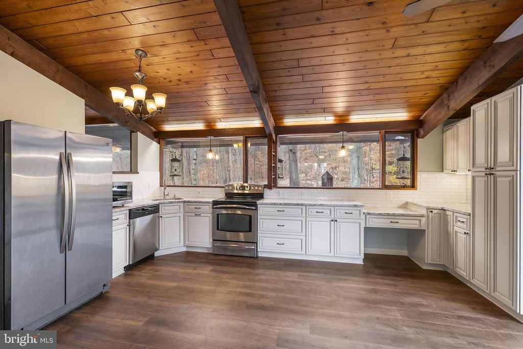 Image 2 of property listing at 3230 BASFORD RD, Frederick, MD 21703