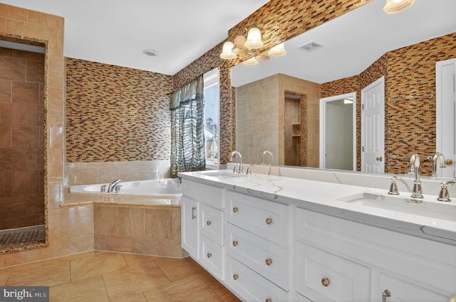 8099 PAPER BIRCH DR, Lorton, VA 22079