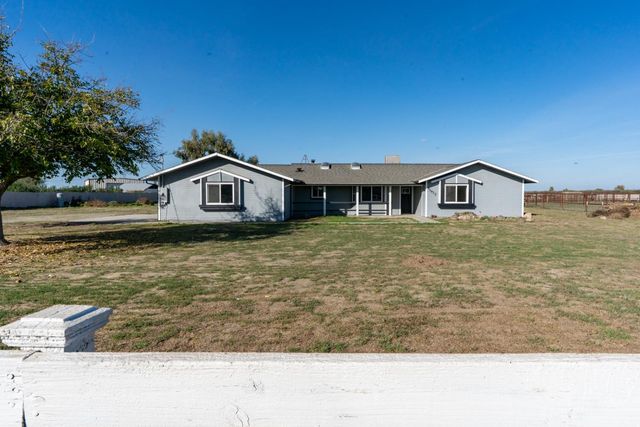 15912 Idaho Avenue, Lemoore, CA 93245