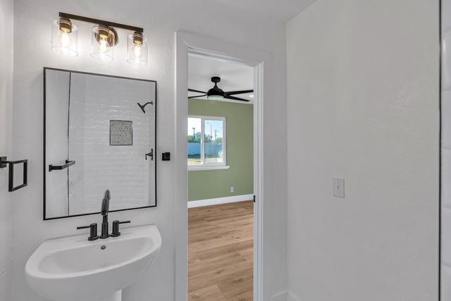 15912 Idaho Avenue, Lemoore, CA 93245