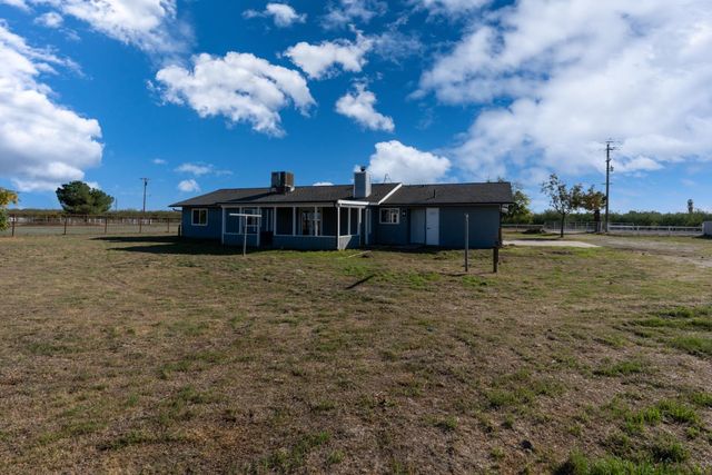 15912 Idaho Avenue, Lemoore, CA 93245