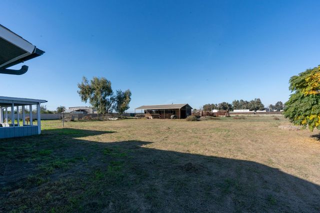 15912 Idaho Avenue, Lemoore, CA 93245