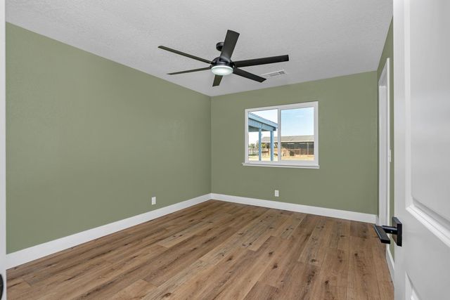 15912 Idaho Avenue, Lemoore, CA 93245