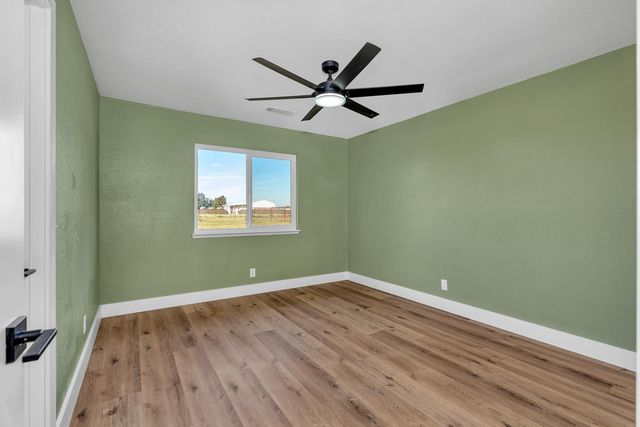 15912 Idaho Avenue, Lemoore, CA 93245