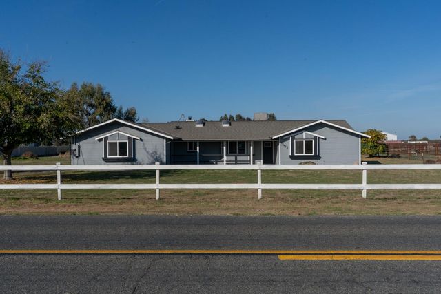 15912 Idaho Avenue, Lemoore, CA 93245