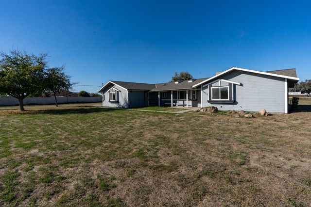 15912 Idaho Avenue, Lemoore, CA 93245