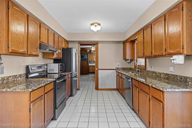 24840 E Taft Road, Novi, MI 48375