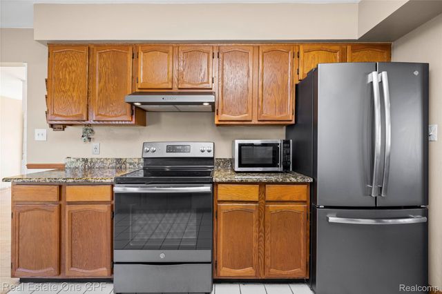 24840 E Taft Road, Novi, MI 48375