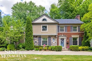 28 Hampton Road, Grosse Pointe Shores, MI 48236