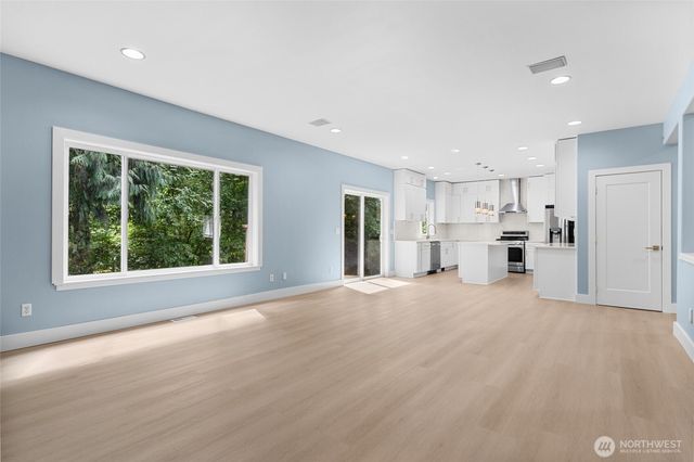 21927 45th Ave SE, Bothell, WA 98021