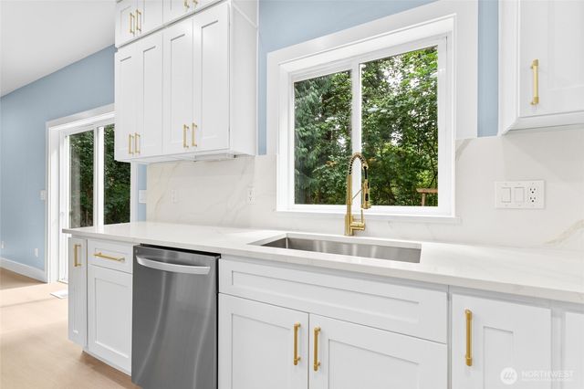 21927 45th Ave SE, Bothell, WA 98021