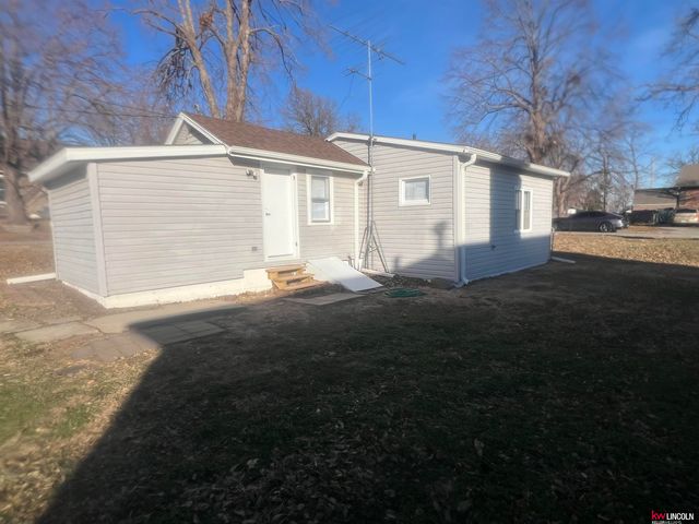 2345 N Chester Street, Lincoln, NE 68521