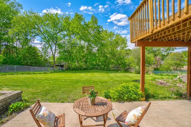 6878 Upper 28th Street N, Oakdale, MN 55128