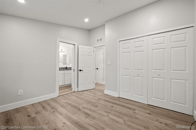 29464 Fairfax Street, Southfield, MI 48076