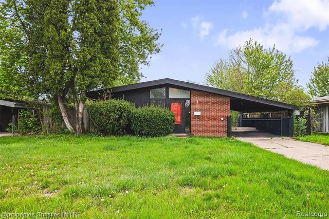 29464 Fairfax Street, Southfield, MI 48076