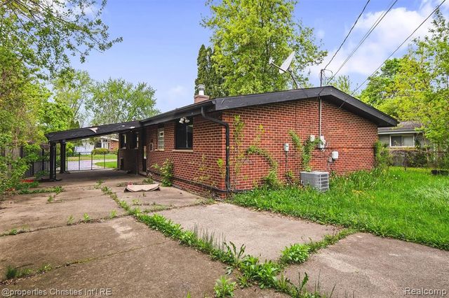 29464 Fairfax Street, Southfield, MI 48076