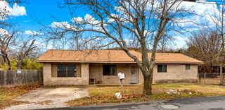 311 Leslie Dr, Kerrville, TX 78028