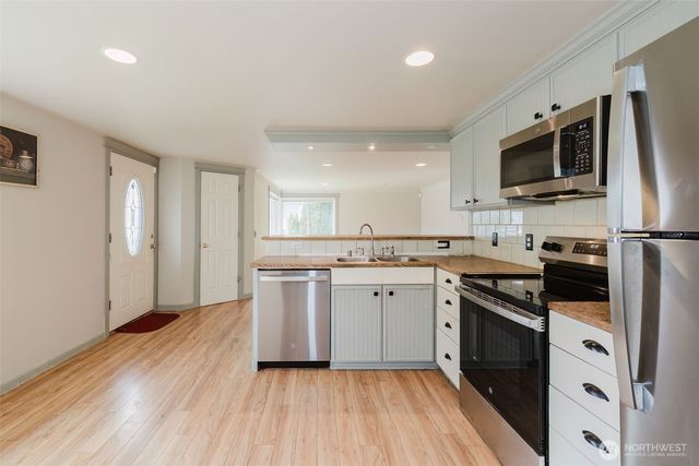 1125 S National Avenue, Bremerton, WA 98312