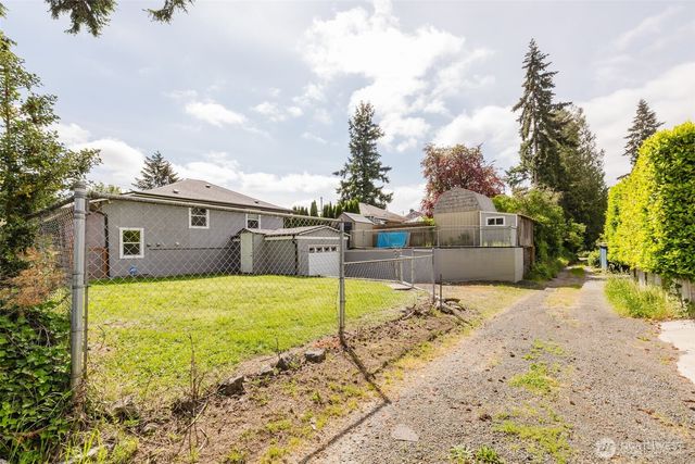 1125 S National Avenue, Bremerton, WA 98312