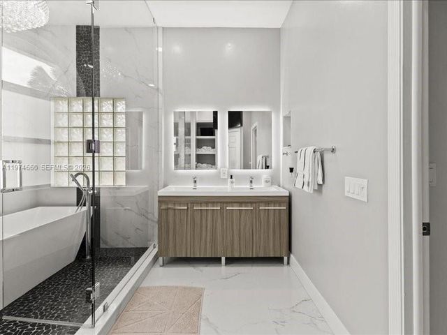 12343 NW 19th St, Plantation, FL 33323